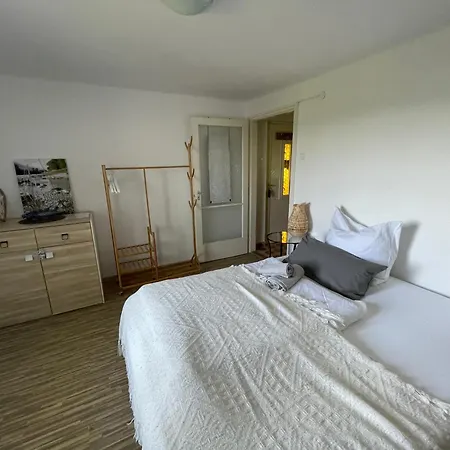 Casa Minimale In Der Naehe Gosztola