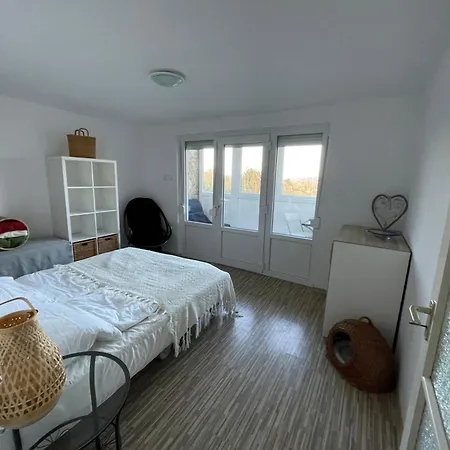 Casa Minimale In Der Naehe Gosztola 아파트 *